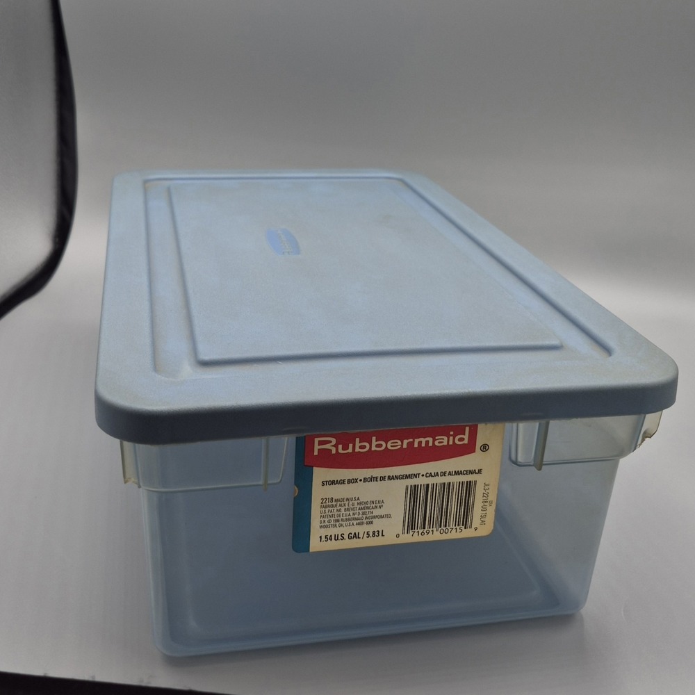 Vintage Rubbermaid 1.54 Gallon‎ Storage Box Blue 701H